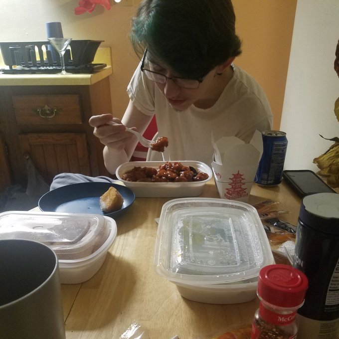 Happy birthday to my guy!! I love you so much!!!! 🎈🎈🎈🎈🐝🐝 https://t.co/ChdrskTlui