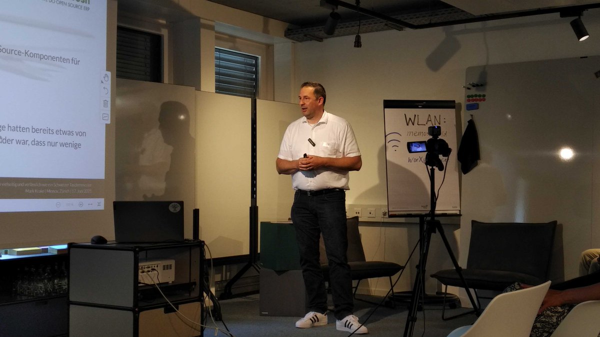 ipst_bfh's tweet photo. Extra aus @BundesstadtBonn angreist: @markkrake von @metasfresh und ihrem #OpenSource #ERP . "Man braucht Lösungen, die Standards haben, aber flexibel sind". https://t.co/pp8s61uFT3