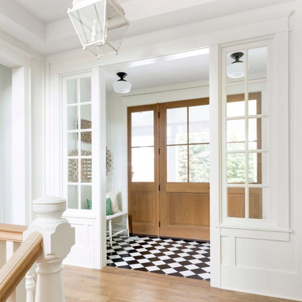 GreenerInspects's tweet image. Checkers anyone? Hmmm maybe not in the entryway but that flooring definitely stands out! #checkerboardstyle #entryenvy #greenerinspections