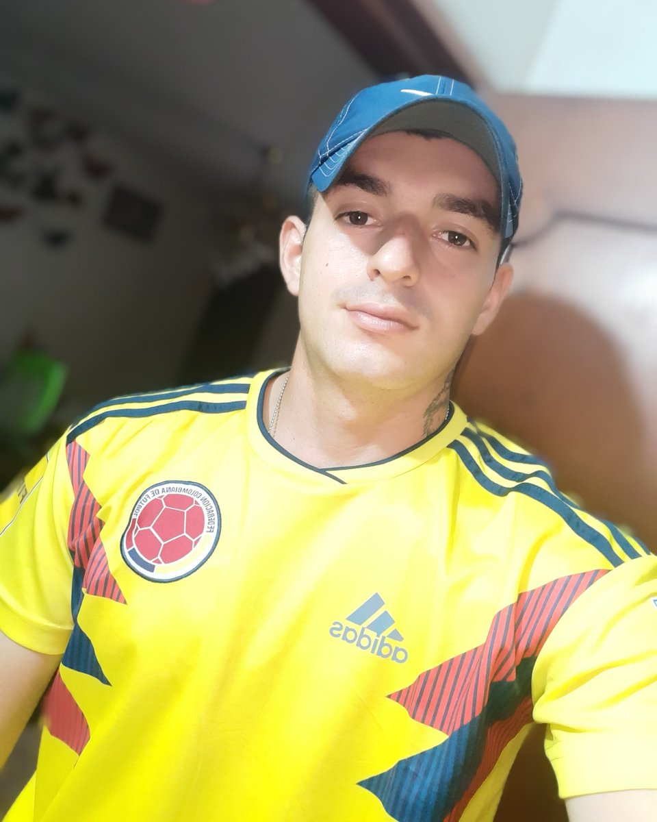 djjhorc's tweet photo. @FCFSeleccionCol 
💛💙❤
.
.
.
.
#ColombiaVsVenezuela https://t.co/jItUSJF6Wf