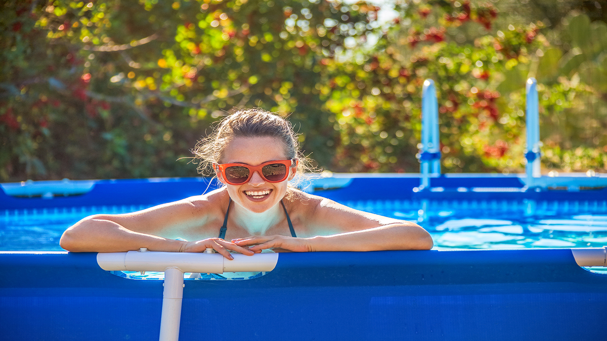 debeka's tweet photo. Ein eigener Pool im Garten? 
Debeka gibt #Tipps für das private Abtauchen an heißen Tagen und wie es abgesichert ist.

👉🏼 https://t.co/h58mccvOTu 

#PoolParty #Pool #Sommer #Badespaß #Versicherung https://t.co/Qg7yuq2uFJ