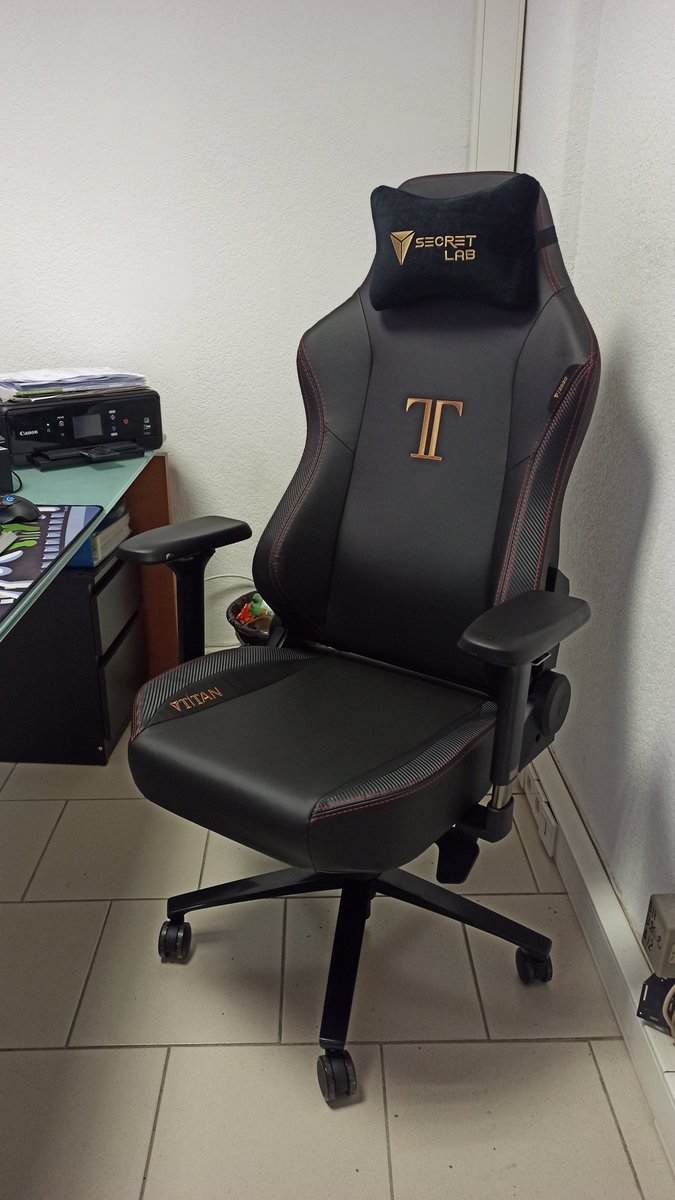 easi services tweet media