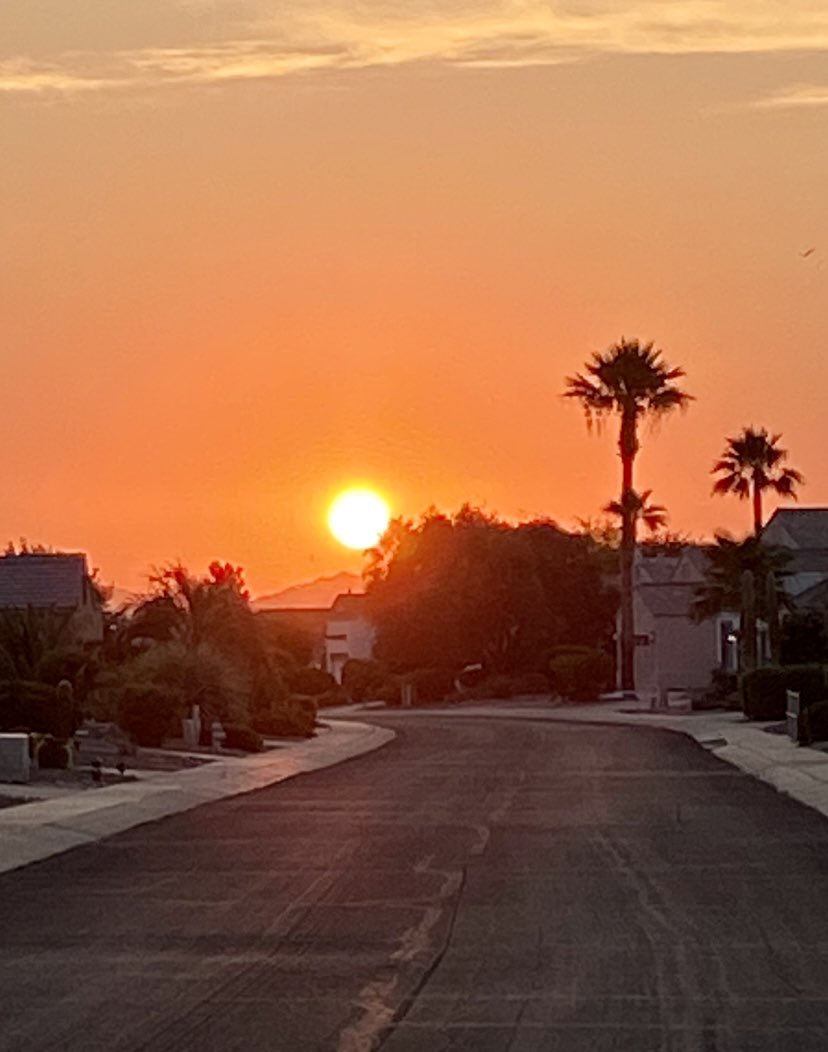 RevWarrenL's tweet image. Sunrise!