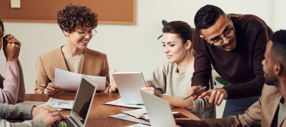 findcourses's tweet photo. You've hired for a diverse team. Now what? 
Read: “The Other Half of D&amp;I Initiatives: Inclusive Leadership Training”
https://t.co/9nQP3FwV1z
 
(If you missed our first #diversityatwork article:)
“A Primer: Why do we Need Workplace Diversity and Inclusion?”
https://t.co/WTffODBlxG https://t.co/79evTEXAtG