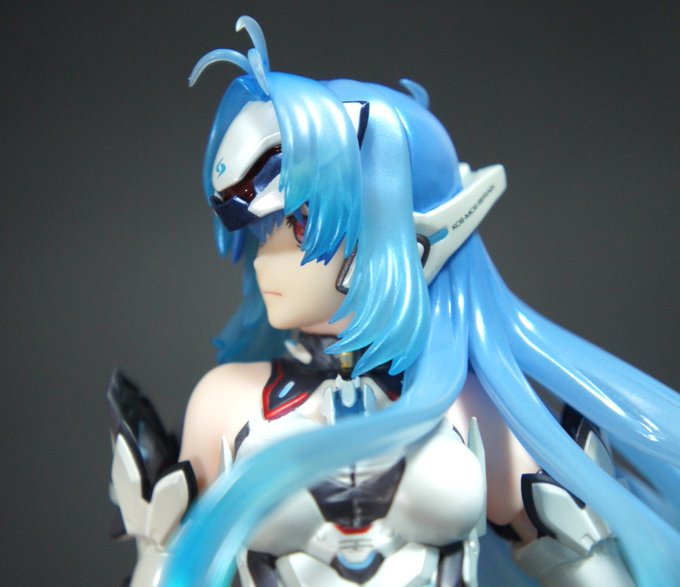 そして腹がえろい
チラ見えする肌がえろいw
武器もエッジバリバリでしゅごい 