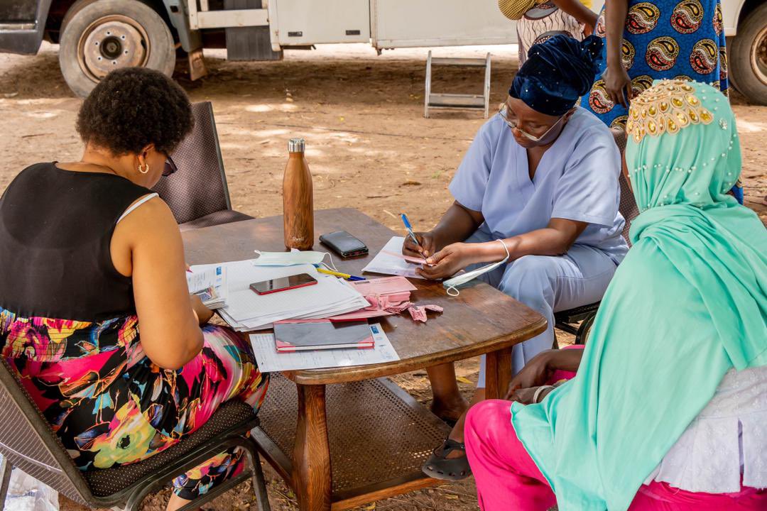 JarjuZahra's tweet photo. As part of the activities of the #IAM4ZERO campaign, SOS mother’s clinic nurses offered free cervical cancer screening and counseling to the women of Balanghar in CRR.

#IAM4ZERO 
#EndCervicalCancer 

@UNFPATheGambia 
#DeliveringForTheGambia https://t.co/bbPpfwSBKD