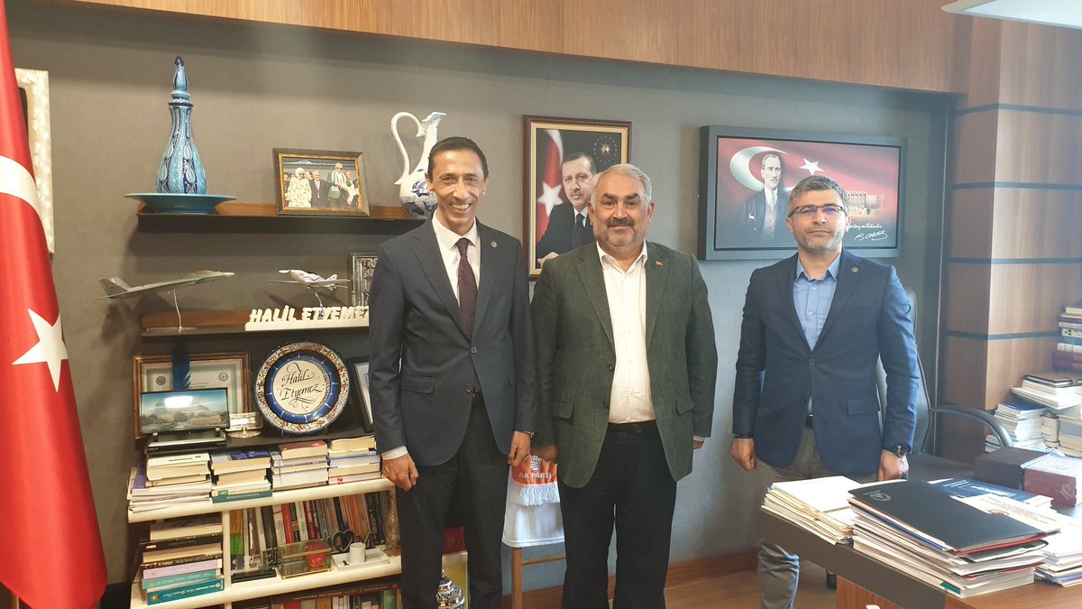 haliletyemez's tweet photo. Türk PDR Derneği Genel Başkanı Oğuz Özat ve Genel Sekreteri Mesut Yıldırım'ı Gazi Meclisimizde misafir ettik.

Psikolojik Danışma ve Rehberlik alanında çalışan kardeşlerimizin, sosyal ve mesleki yönden daha iyi noktalara gelmeleri üzerine keyifli bir sohbet yaptık. https://t.co/tW3bZ9MTBD