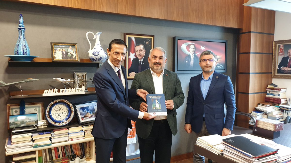haliletyemez's tweet photo. Türk PDR Derneği Genel Başkanı Oğuz Özat ve Genel Sekreteri Mesut Yıldırım'ı Gazi Meclisimizde misafir ettik.

Psikolojik Danışma ve Rehberlik alanında çalışan kardeşlerimizin, sosyal ve mesleki yönden daha iyi noktalara gelmeleri üzerine keyifli bir sohbet yaptık. https://t.co/tW3bZ9MTBD