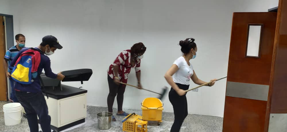 cubacooperaven's tweet photo. Intensas jornadas de trabajo se realizan para dejar listo el equipamiento del Centro Oftalmológico del estado #Amazonas, próximo a su inauguración.

#CubaPorLaVida #CubaCoopera #EliminaElBloqueo #CubaSalvaVidas https://t.co/xqxzy8j5tb
