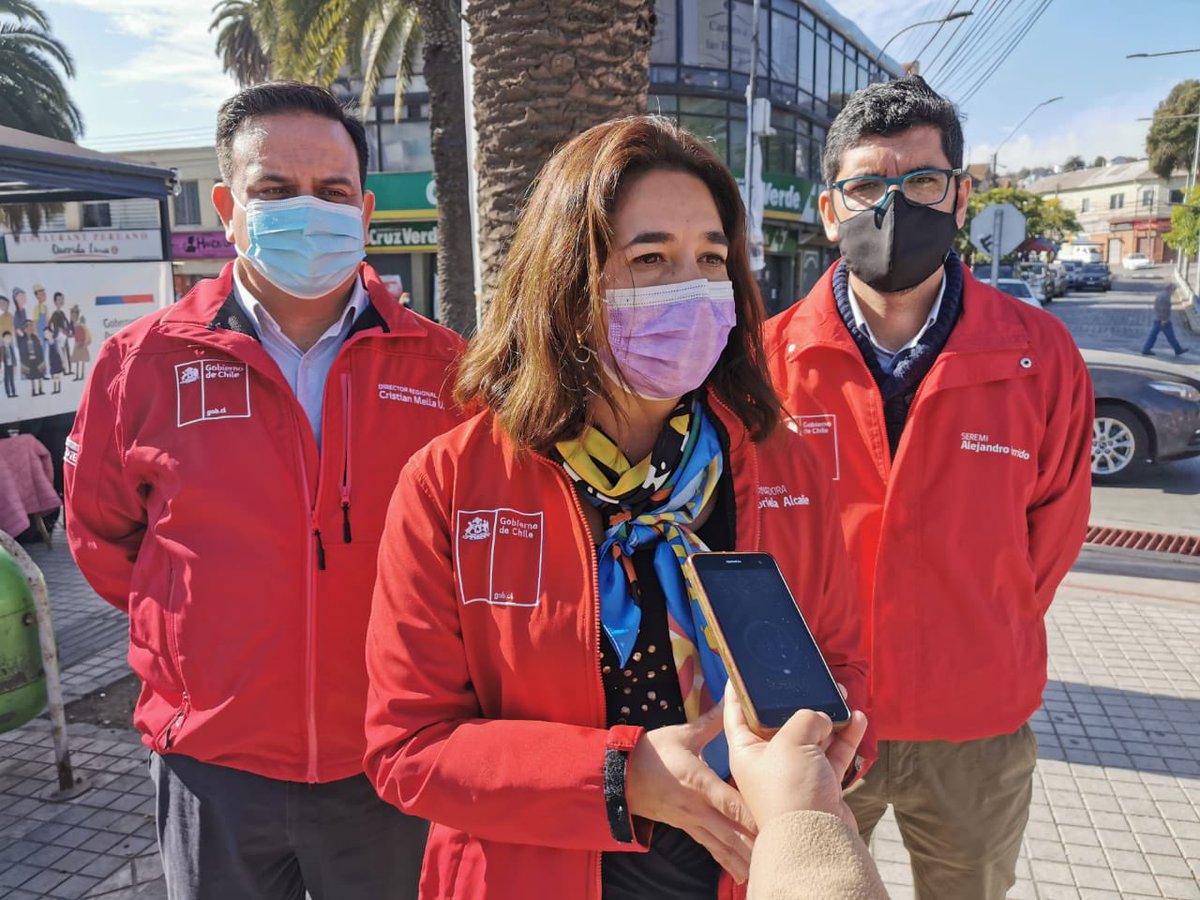 DPPSanAntonio's tweet photo. @SanAntonio_Gob en la prensa📰🗞 . En las páginas de diario @lidersanantonio y @proa_sanantonio podemos conocer mayores detalles del #BonoPyme. Gobernadora @gaby_alcalde seremi @SeremiEconomiaV y dir regional @sercotec_valpo entregaron noticia a pequeños y medianos empresarios https://t.co/PEfnhuoeCj