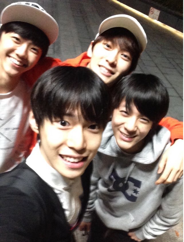 กาลครั้งหนึ่งนานมาแล้ว กูที่ยังจำได้ แต่คนในรูปคงจำไม่ได้แล้วมั้ง ฮึก