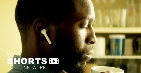 A relaxing day off, UNTIL surprise visits by friends, ex-girlfriend and current. #shortfilm {BLACK title here} Directed By: Sev DeMy WATCH NOW > YouTube.com/TheShortsNetwo…