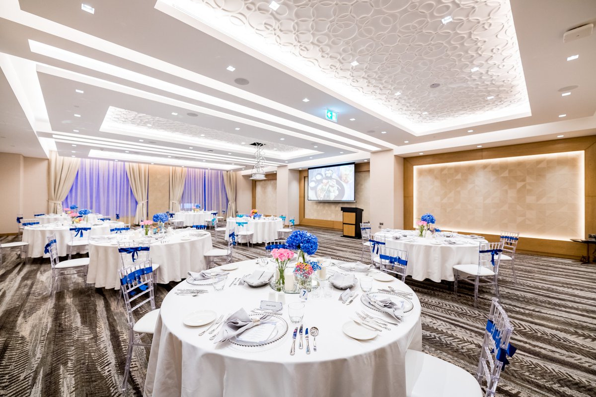 #fluidmeet talks about What Do Wedding Venues Look Like During COVID Times? in its recent blog
fluidmeet.com/.../wedding-ve…
#venue #eventplanning #weddings #events #covid #eventspace