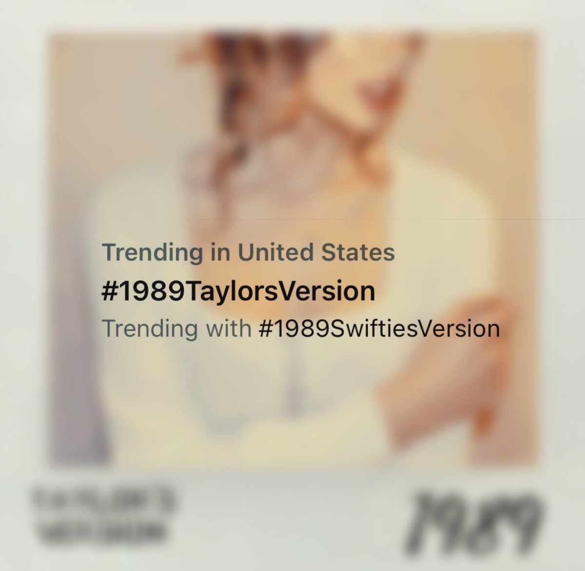 LaPuercaylor's tweet photo. #1989TaylorsVersion es tendencia en los Estados Unidos junto a #1989SwiftiesVersion después de que los fans comenzaran la era sin Taylor Swift!!! https://t.co/wOqnN3PBCb