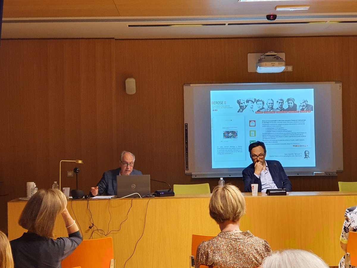 François Gasnault, conservateur du patrimoine, chargé de mission pour la recherche au laboratoire <a href="/Invisu/">InVisu</a>, prend à son tour la parole sur le thème «Du folklorisme à l'anthropologie : l'inclinaison chartiste pour l'oralité».