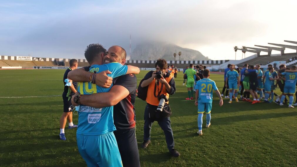 Armando Corbalán (@armandoc_6) on Twitter photo Por hacerme crecer en lo personal y en lo deportivo, por disfrutar de este año inolvidable. Una imagen vale más que mil palabras. GRACIAS <a href="/SBallesta9/">SalvaBallesta9</a> Por hacerme crecer en lo personal y en lo deportivo, por disfrutar de este año inolvidable. Una imagen vale más que mil palabras. GRACIAS <a href="/SBallesta9/">SalvaBallesta9</a>