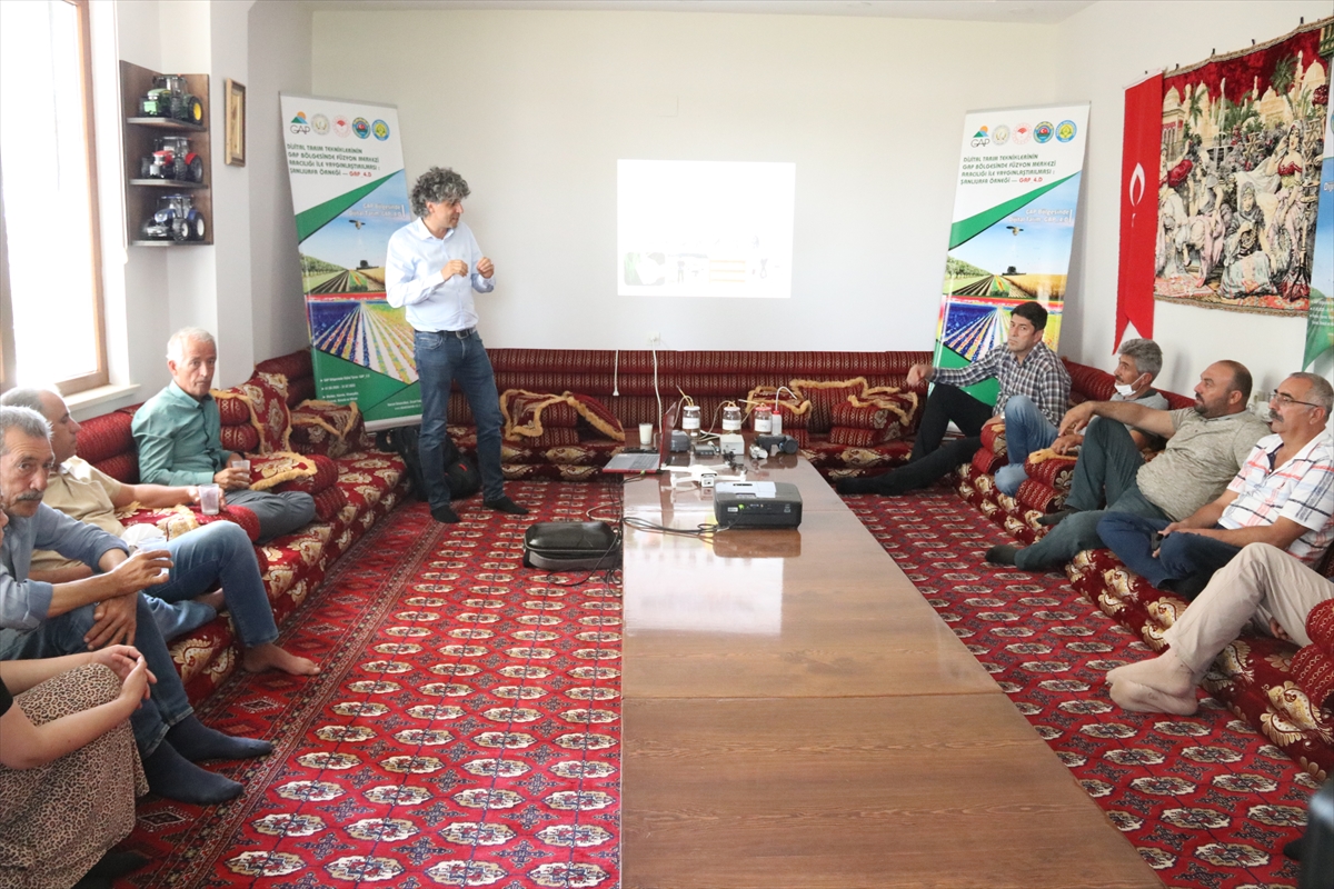"GAP'ın başkenti" Şanlıurfa'da çiftçilere dijital tarım teknikleri anlatıldı medyaurfa.com/egitim/sanliur…
