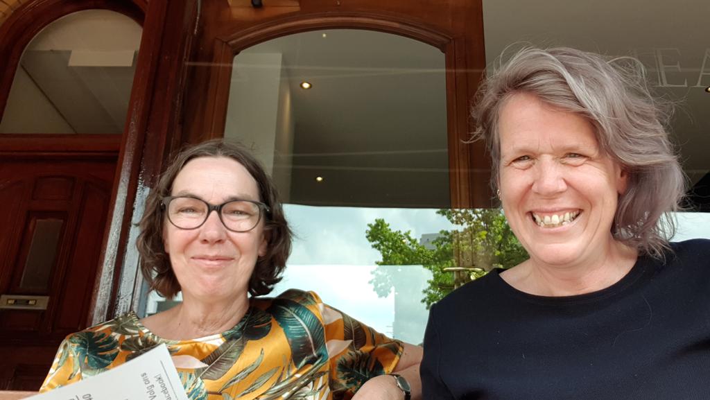 moqub's tweet image. Heel gezellig en heel inhoudelijk gekeken over collectie,  collectieplannen &amp;amp; de bibliotheek - met Marijke van #bplusc