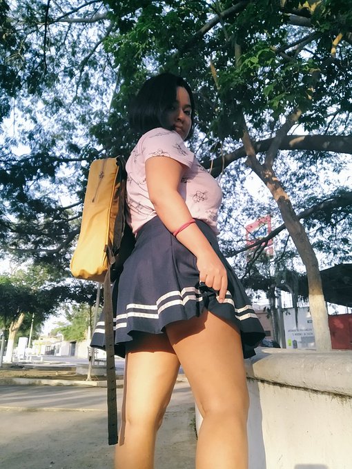 Uno no sabe que corta es tu falda asta que intentas sentarte en una banca p&uacute;blica https://t.co/Cmgf7<a href="/tag/nuevafotodeperfil"class="tags"><span>#nuevafotodeperfil</span></a>