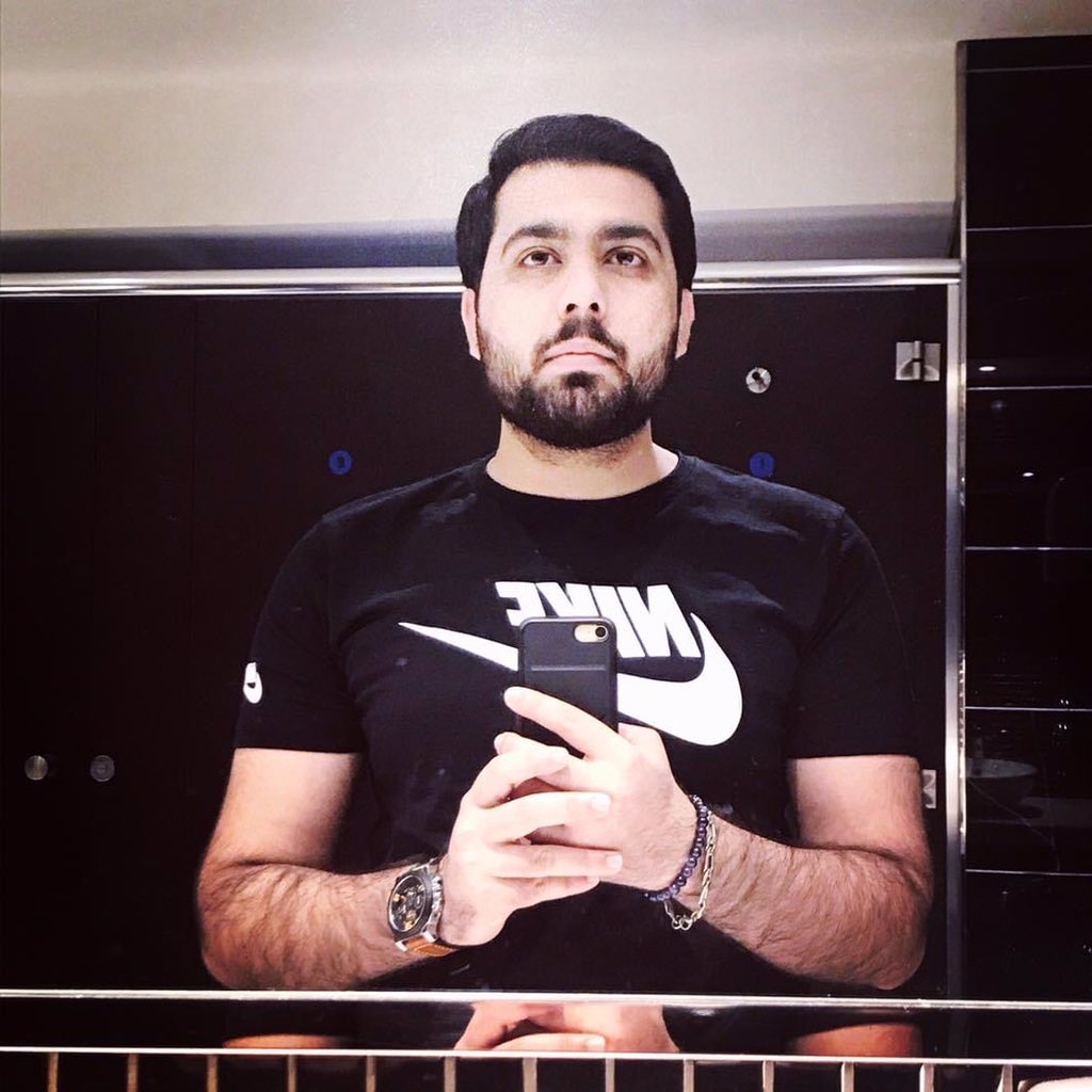 Aliusama_786's tweet photo. 😎🤘 https://t.co/sHEcobEral
