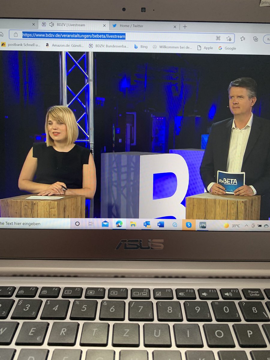 pasquay's tweet photo. #beBETA2021 Chefredakteure im Talk. Moderatorin @hannah_suppa: Wir machen jetzt eine Selbsthilfegruppe auf. https://t.co/eEJJZdSnuJ