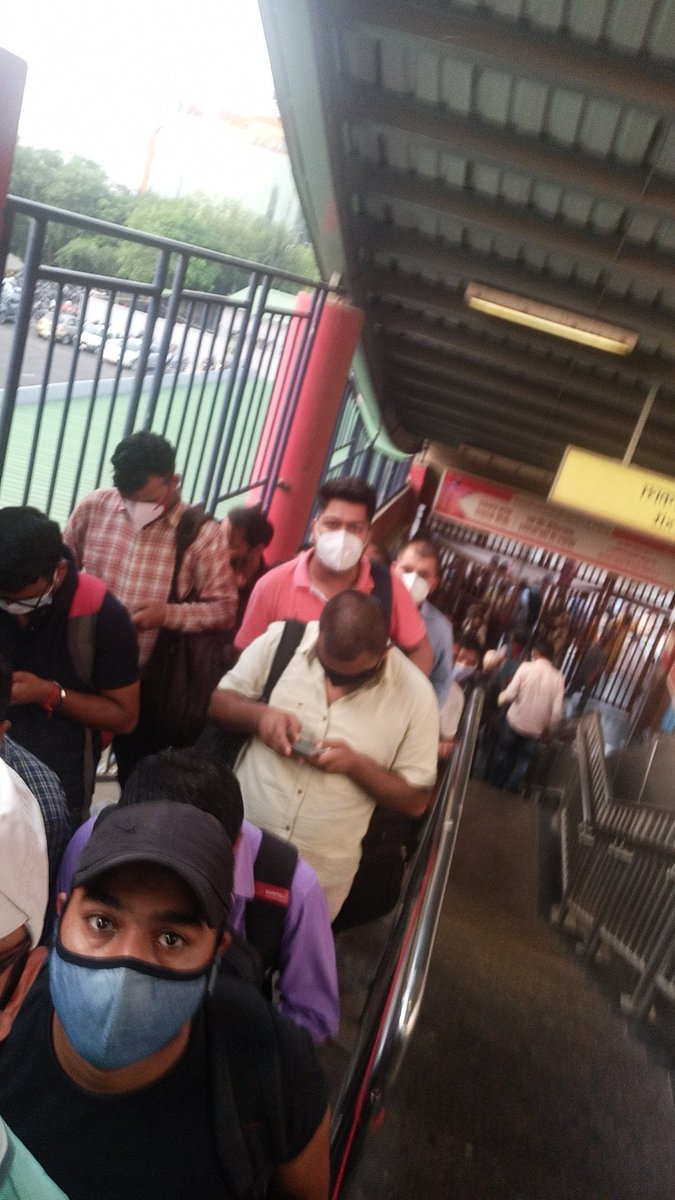 Manojilove's tweet photo. @OfficialDMRC  this is social distancing followed by Delhi Metro people, https://t.co/NyzLuqccfv