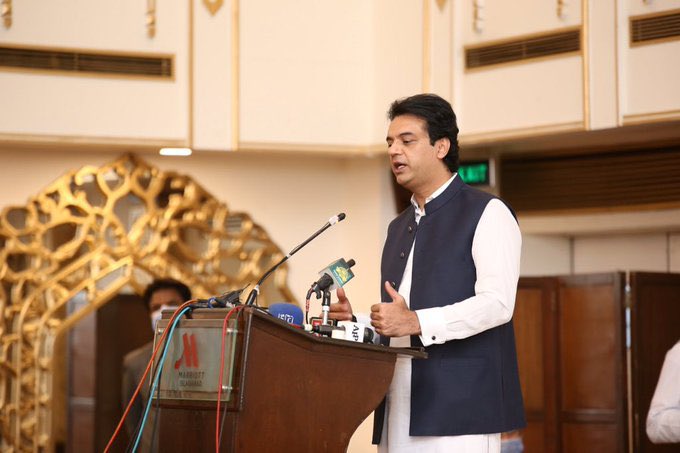 dtmdiaries's tweet photo. Mr.Usman Dar commented ‘our best hope for a new and changed Pakistan is supporting economically productive, politically responsible socially integrated youth who espouse the values of merit, equity, volunteerism, inclusivity and tolerance. #InWithForPakistan #PepsiCoRoshanKal https://t.co/U7aCN3fmJ0