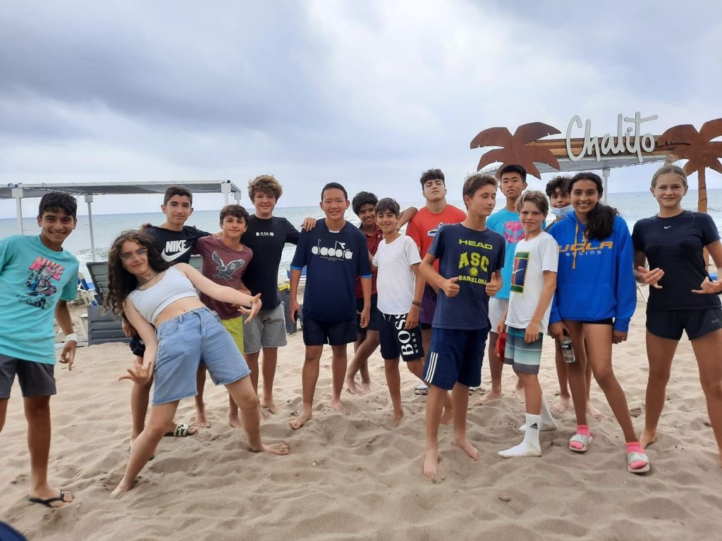 ES_School_Bcn's tweet image. Middle school and elementary school students enjoyed their final moments of the year relaxing by the water with their friends. 

Congratulations on a year well done everyone! 

#esinternationalschool #middleschool #elementaryschool  #friendship #lastdayofschool #beachday