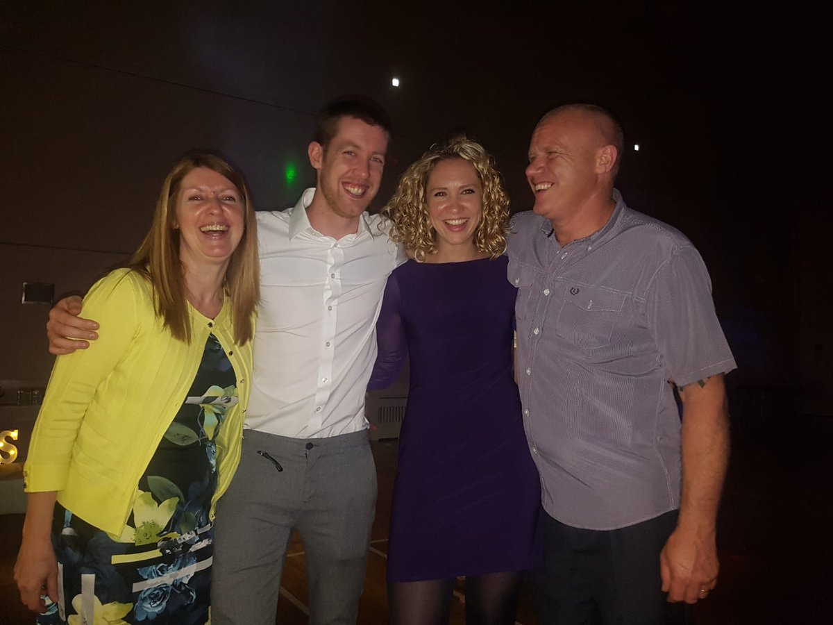 Reeves194's tweet photo. #DUNDThrowback a night out with my family https://t.co/HrbpFYo39u