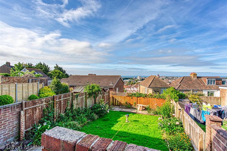 MaslenEstates's tweet photo. Calling all #landlords - Looking for a Lettings Agent to find you the perfect tenants? We let this #Brighton home on the 1st day of marketing for 3% ABOVE THE ASKING PRICE - call Nick today on 01273 321 000 to find out about the first class level of service we can offer you. https://t.co/Xv7rDAoEbB