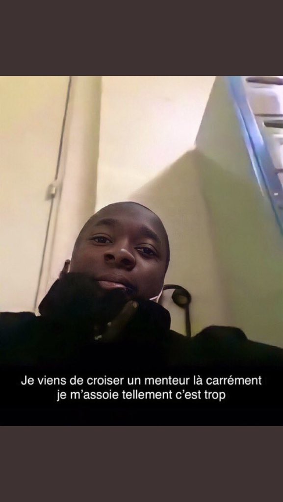iliancorbe1's tweet photo. La mère de Romain Gary quand elle dit que son fils joue bien au tennis #bacdefrancais https://t.co/zkEcecfQgk