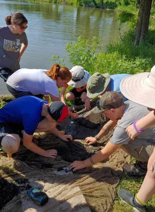 ESU_PAROC's tweet photo. Day 2 of biology camp- Aquatic ecology day was a success!! Thanks to our leaders, graduate student Sean and biology professor Dr. Alexis Powell for volunteering their expertise! https://t.co/S2tVdDxn3u