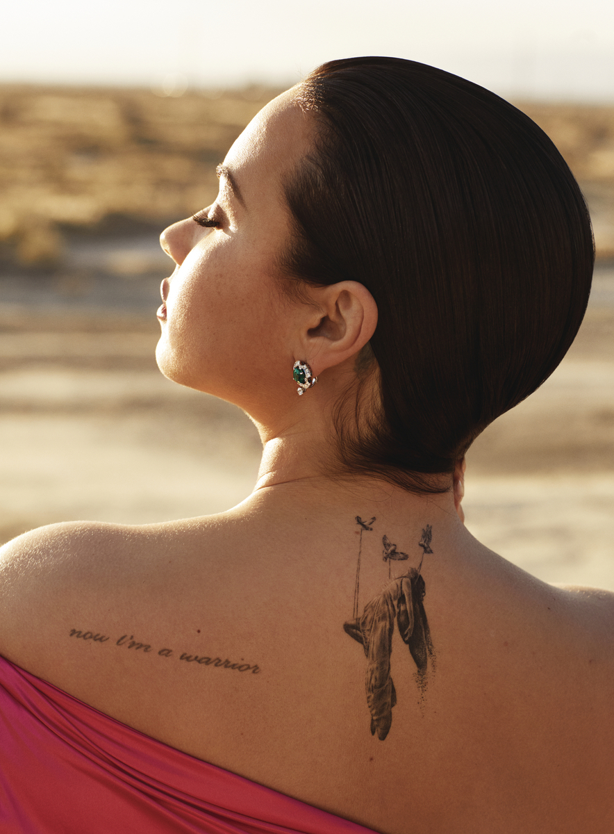 demilovatobr's tweet photo. Outtakes (sem tag) do ensaio de Demi Lovato para a Harper's Bazaar em 2020.

📸: https://t.co/nyojHpsXIE https://t.co/wHV6oo0LKE