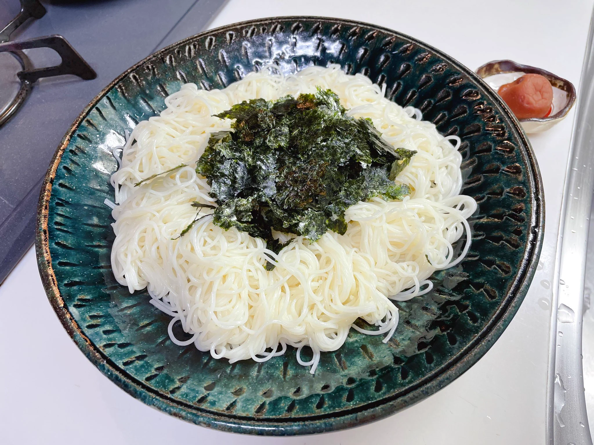 茹でるとき、あの食品を入れるだけ！素麺のコシがアップするというテクニック！