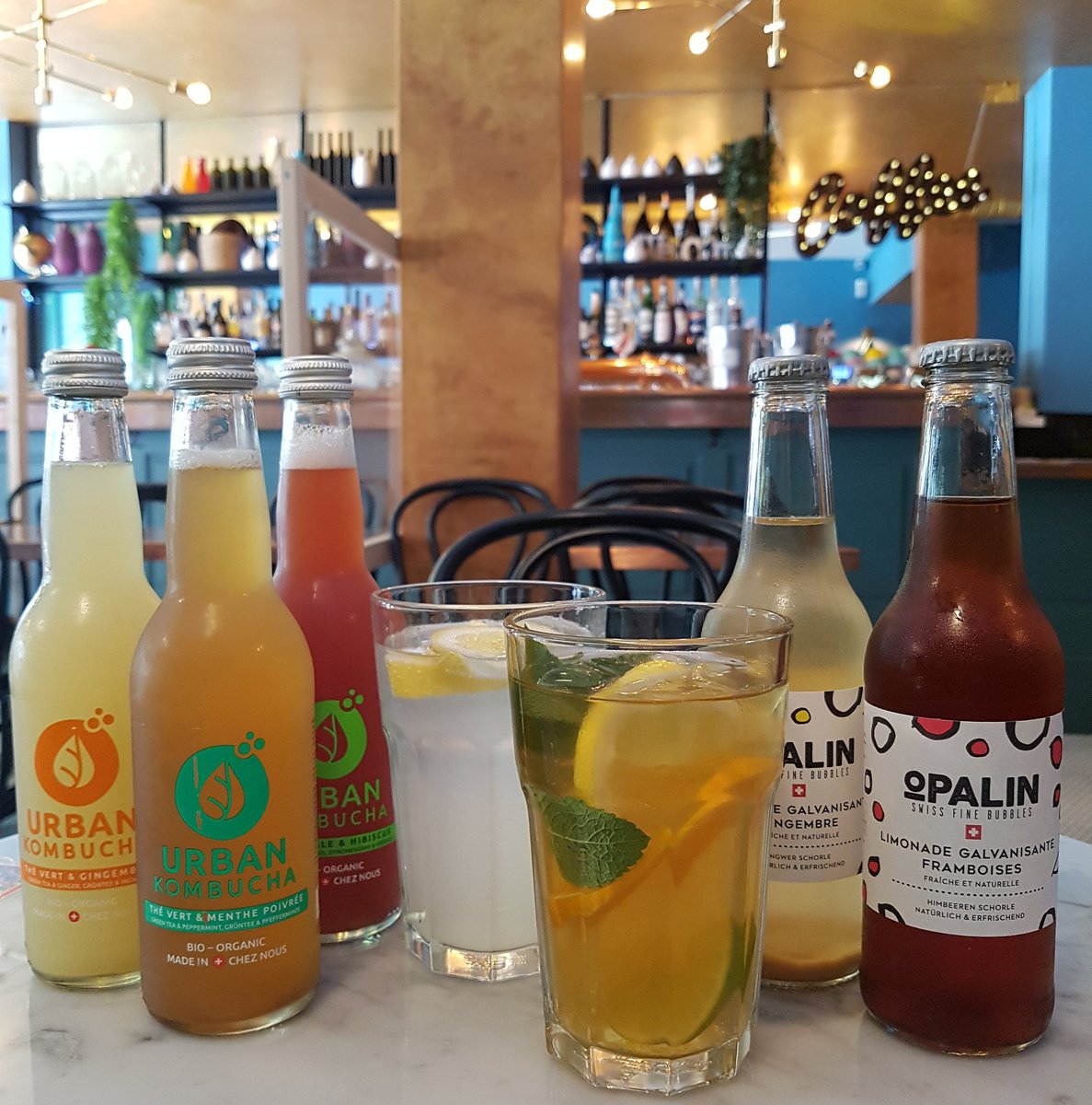 BluebirdCafeLsn's tweet photo. Un p'tit #rafraîchissement par cette chaleur? On a tous ce qu'il faut! La #limonade et le #théfroid maison, limonade de chez #opaline et kombucha de chez #urbankombucha 
Et bien sûr il y a aussi de #bières  bien fraiches, des #cocktails et du bon #vin💙 https://t.co/tSimqv3SY7
