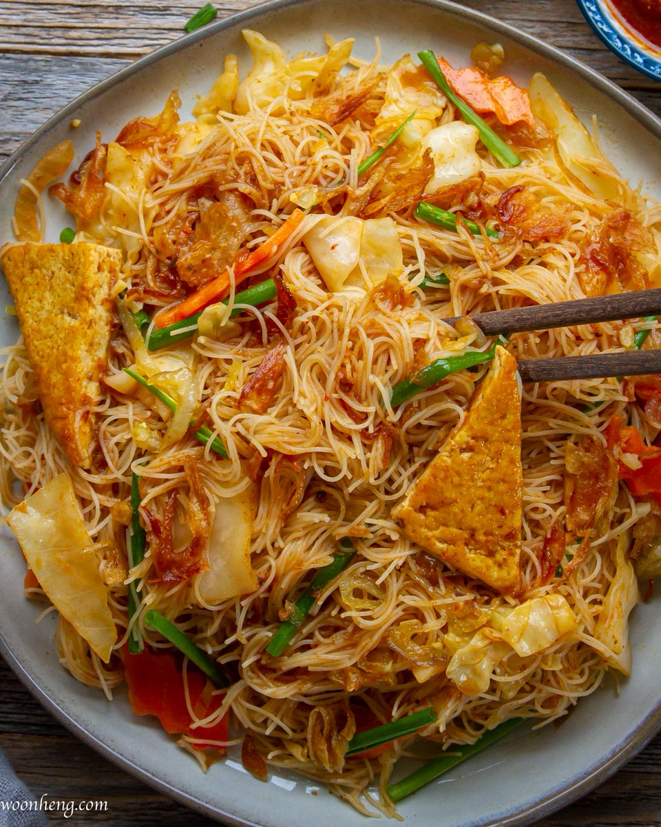 WoonHengKitchen's tweet photo. https://t.co/TCdANtl14Z 

Spicy and tangy stir-fried rice vermicelli is one of my favorite breakfast items to get at warung. Hope you give it a try too. :-)

#meesiam #Malaysia #Singapore https://t.co/NVT0UBwHWQ