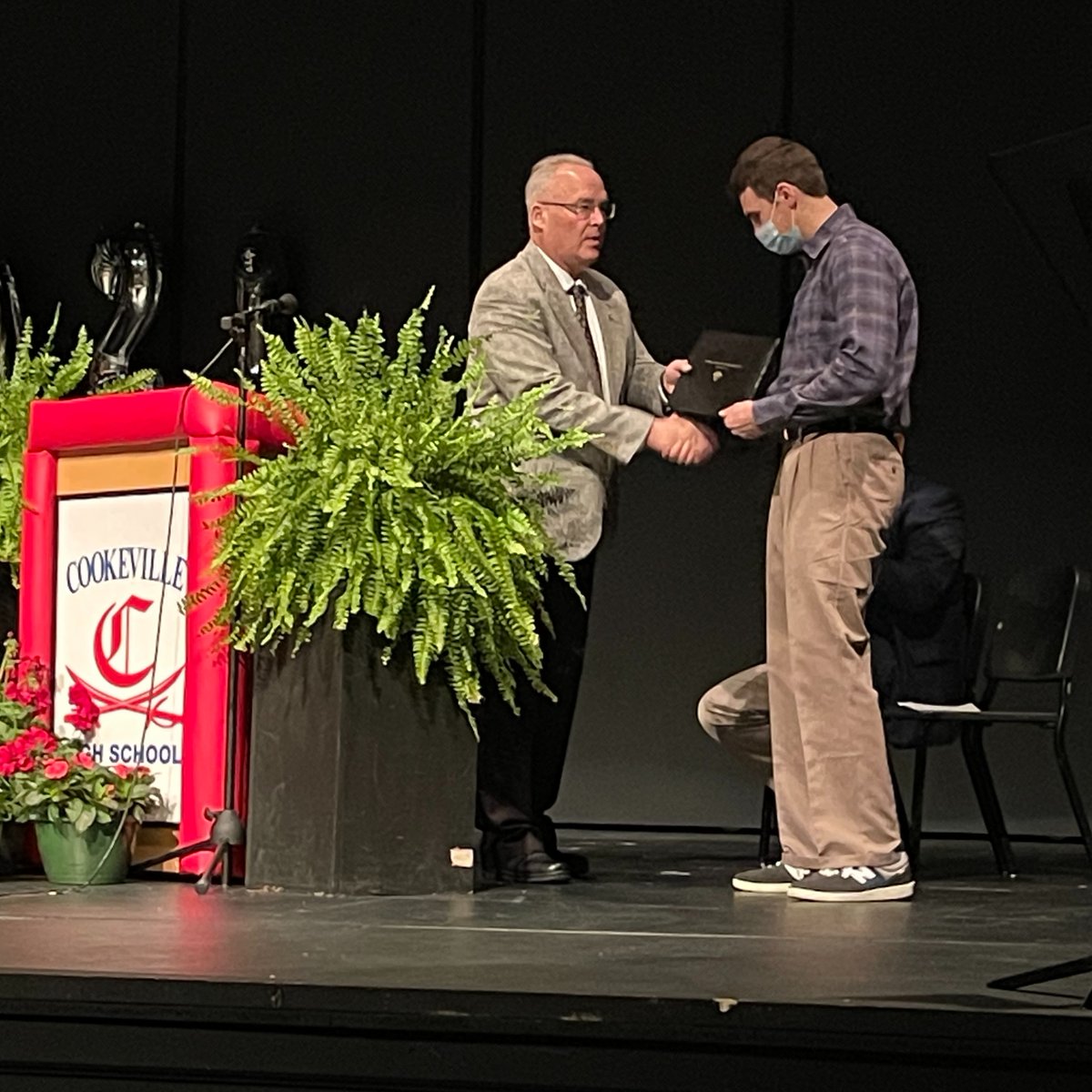Congratulations to CHS graduate Talis Newman and his acceptance to West Point! 

Newman, pictured here with Dave Sutter, Liaison Officer for the USMA at West Point, was presented with his appointment at Cookeville High School's Academic Awards of Excellence ceremony!