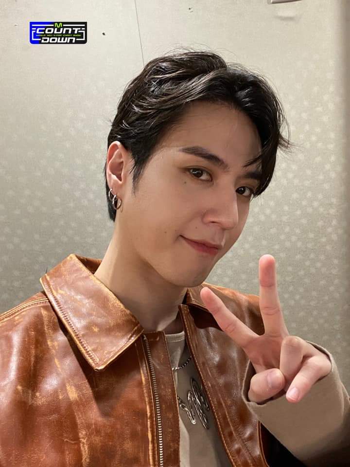 Aiu05490789's tweet photo. Si todo muy hermoso, pero no creen que  Yugyeom también se merece unos 14 M como BamBam así que Aghase muevan esas alitas por favor 
#AllYourFault_Yugyeom 
#AllYourFault 
@GOT7Official 
@yugyeom https://t.co/joWkYXNJTu