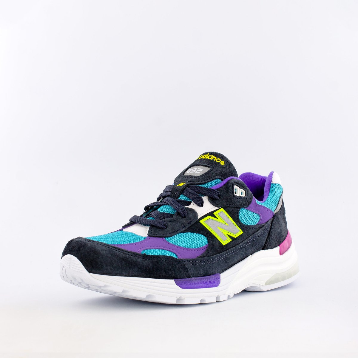 JustFreshKicks's tweet photo. DIRECT LINK via YCMC
YCMC x New Balance 992 'Rewind'

=> https://t.co/Gad4el6wyP
=> https://t.co/Gad4el6wyP https://t.co/jOSGkhslw5
