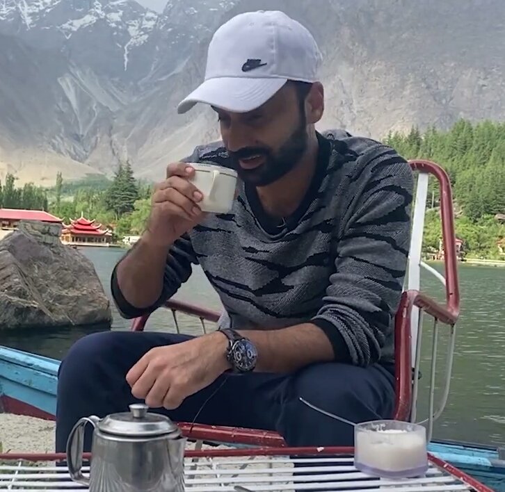 Laila_Khan22's tweet photo. I thnk is time video Mahira api bana rahi te Coz WB tora sharma rahy thy nd muskura b rahy thy😊😂
@WaseemBadami https://t.co/natThrXNba