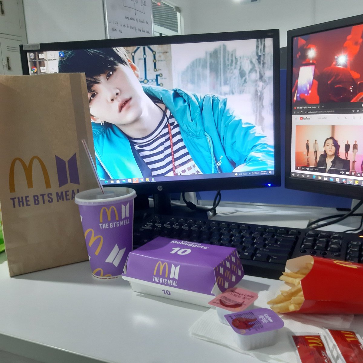 JustPJ_'s tweet photo. Bat kinilig? Nuggets lang naman tinagpo mo Pamela! 😂😂😍😍 Lasang Suga 🤤😂 #BTS #BTSMealPH https://t.co/zYVsBmoKu4