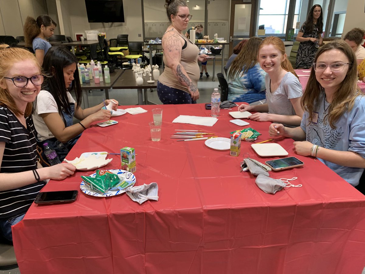 WesternTC's tweet photo. Last week, Western's Women's Initiative Network hosted an event with All Glazed Up to connect young women together in person, now that COVID conditions have improved.
Thank you to everyone who participated!
#WesternTC https://t.co/vv8hmMEEGH