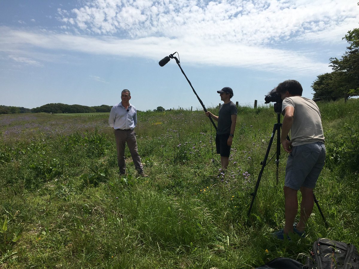 SDFarmClusters's tweet photo. Great weather over the last couple of days to film a new set of ‘Meet the Farmer’ videos with members of the South Downs Farmers Group. Videos coming out soon....watch this space!
@sdnpa @PortsmouthWater @NFUSouthEast @CLASouthEast https://t.co/bVX150lGnA