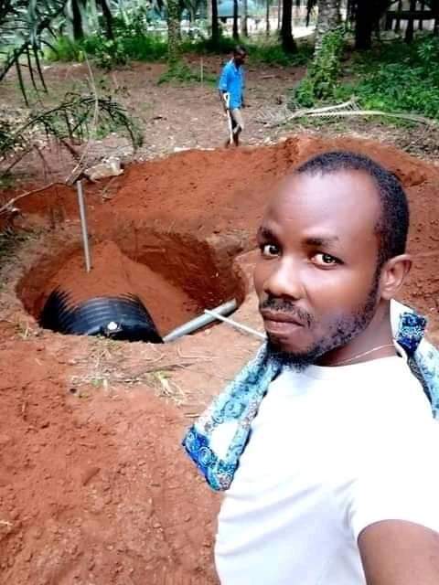 Xpsilver1's tweet image. A #Biafra man from Imo State in DOT Nation created Biogas tools that can connect your toilet wastes and other liquid waste materials into cooking gas. No more filling of gas.
#Biafrans are just phenomenal biko show him love.
 #KeepitOn #BiafraReferendum