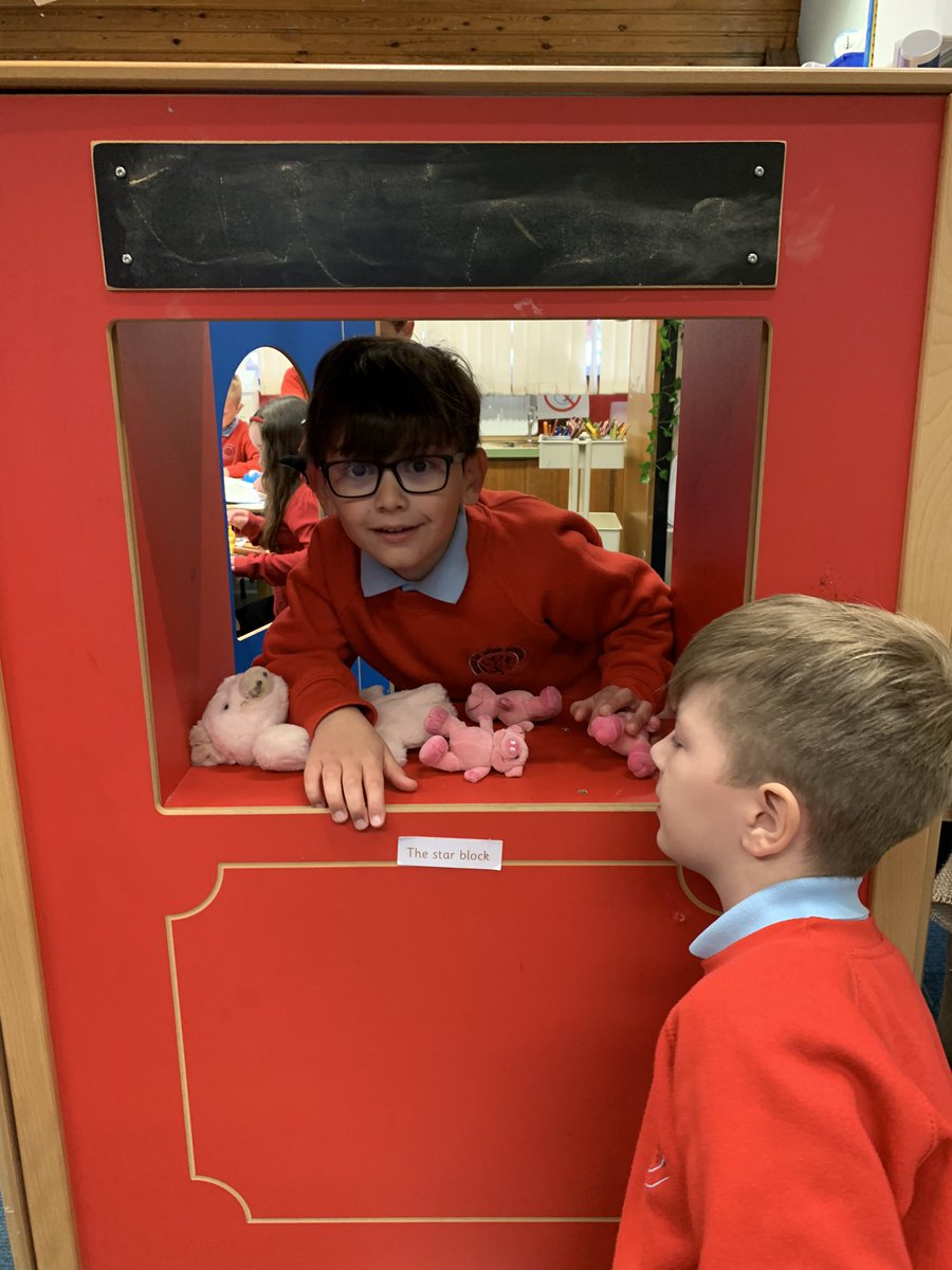 P2KHOMPS's tweet photo. We’ve been enjoying our puppet theatre. 👍 https://t.co/aC2oeh3fZl