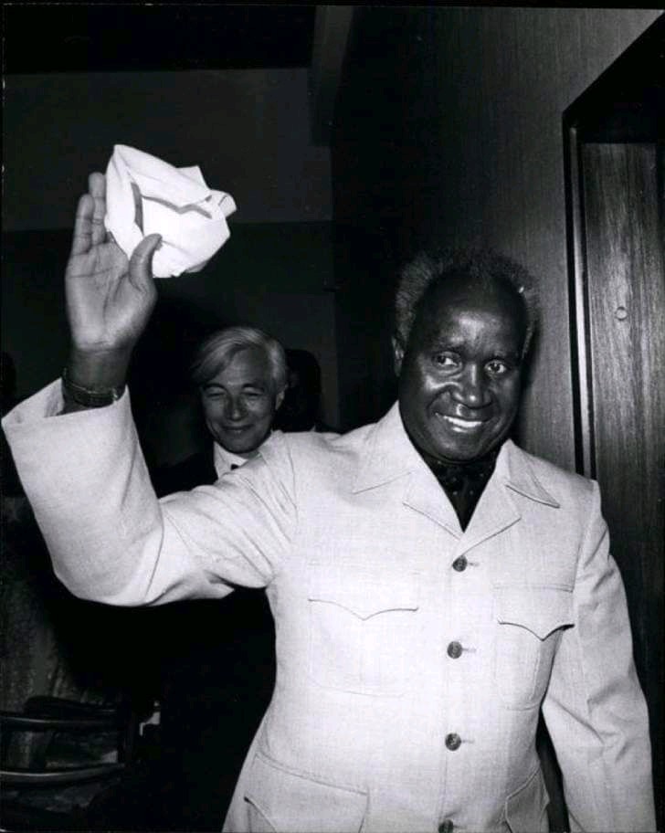 Rest in Power Kenneth Kaunda 🇿🇲 ! A true African statesman. Loved by the people.

#KennethKaunda #Zambia #ZambiaMourns