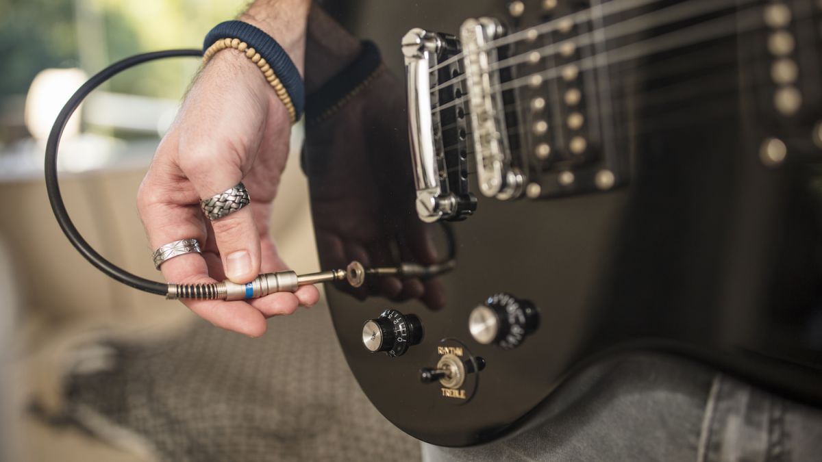 How much difference does your guitar cable actually make? ed.gr/dhl75 #recording #musicrecording #recordingstudio #recordingsession  #recordingvocals #studiorecording #recordinggear #recordingbooth #recordingstudios #recordingtime #recordingdemo