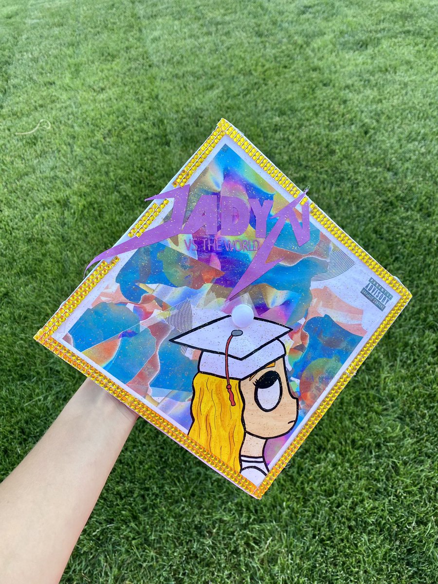 SoledOutCustom's tweet photo. 2021 Grad caps 🎓 https://t.co/DNdUjTTmAR
