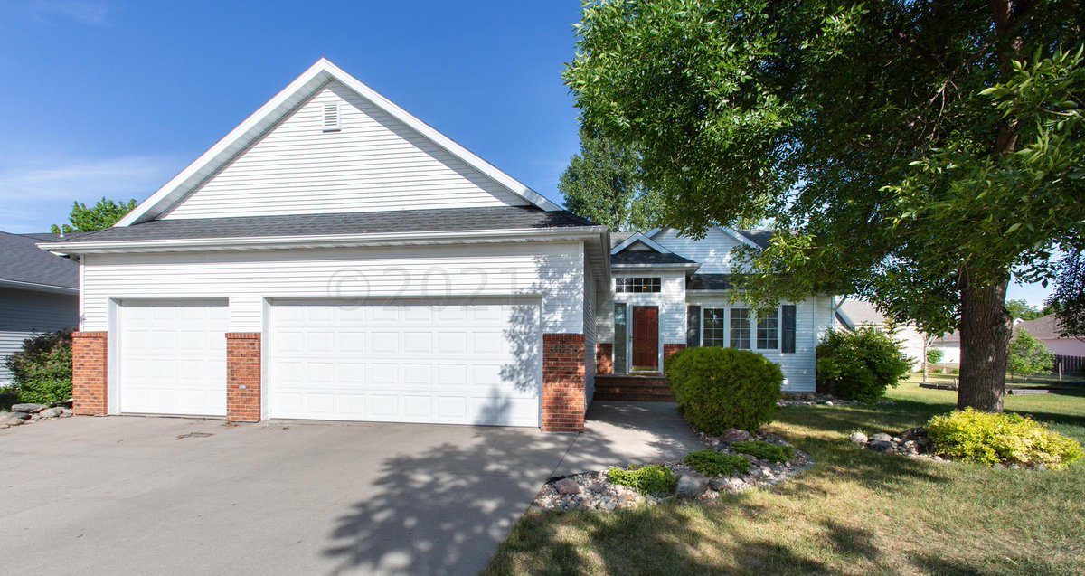 Interested in this property? Contact me to see it in person! #homesforsale  cpix.me/l/123464459