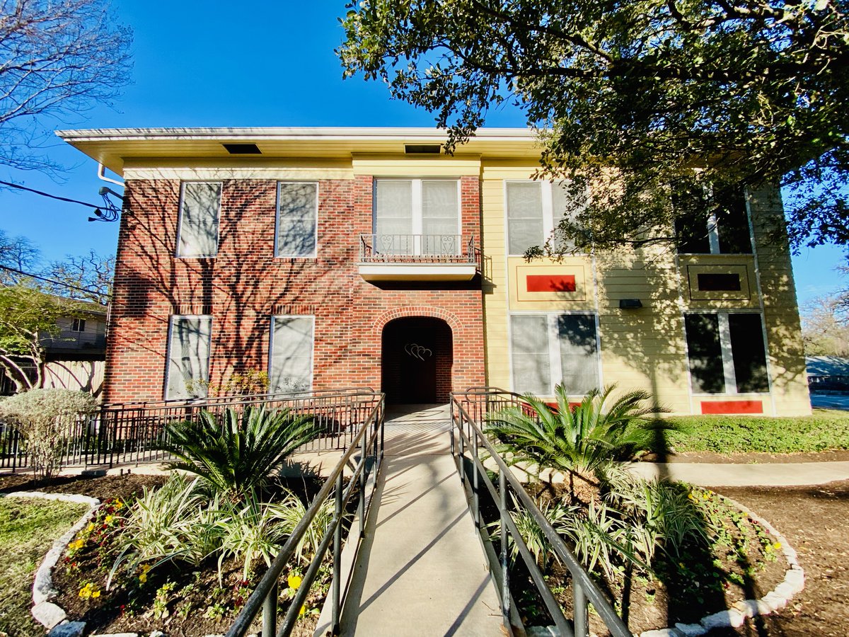 BeckReit's tweet photo. For SALE & LEASE: East Austin Medical Office
Take our 360 Virtual Tour via the link below!
https://t.co/Eu5VnGgkr9
#austincre #austinrealestate #austinmedical #austinoffice #medicaloffice https://t.co/Hvnu9SDxvb